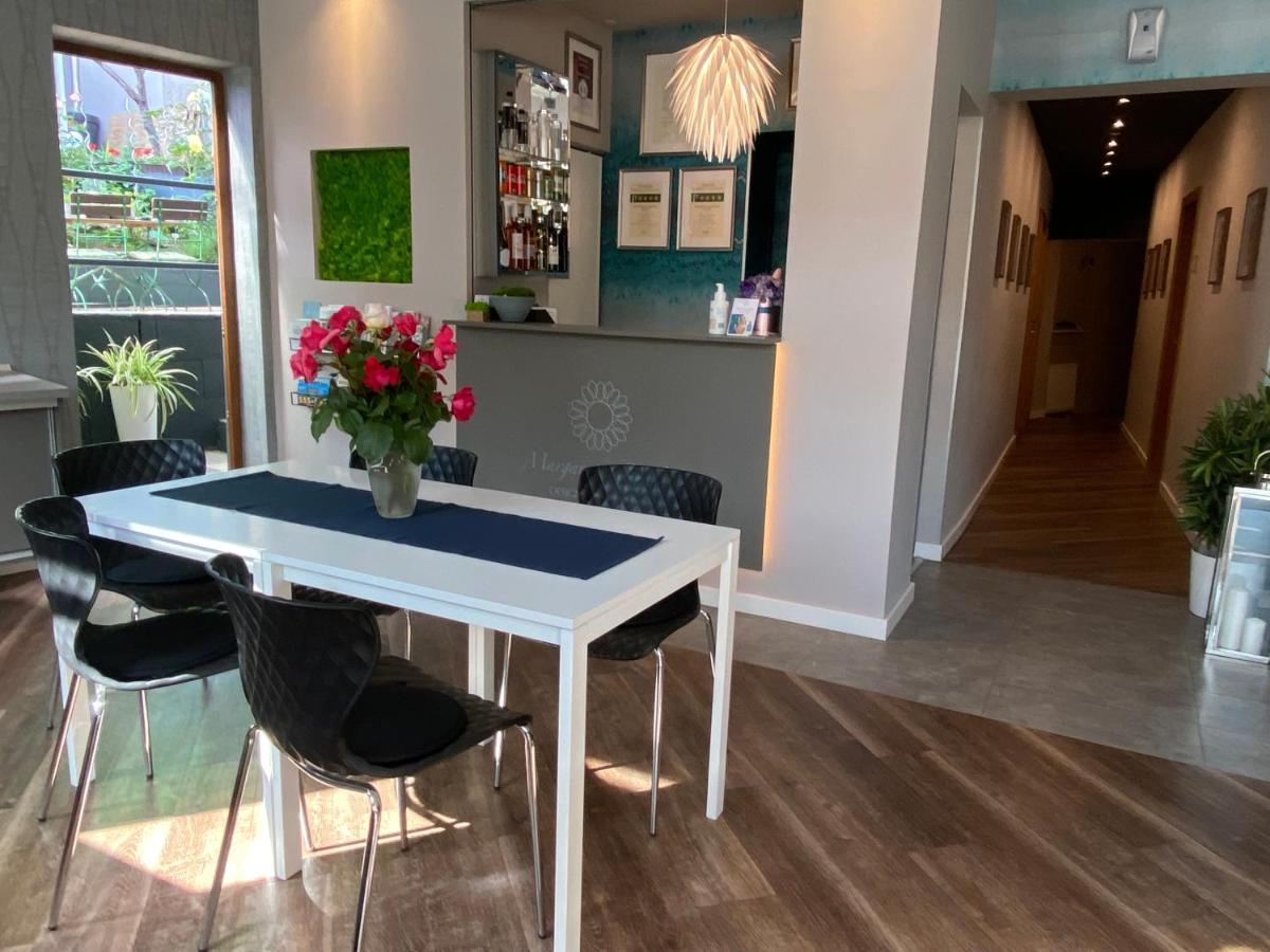 Margareta Garden Boutique Rooms Егер Екстериор снимка